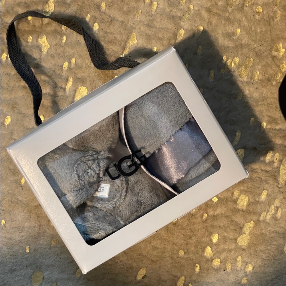 UGG Bixbee Booties & Lovey Blanket Set in Grey